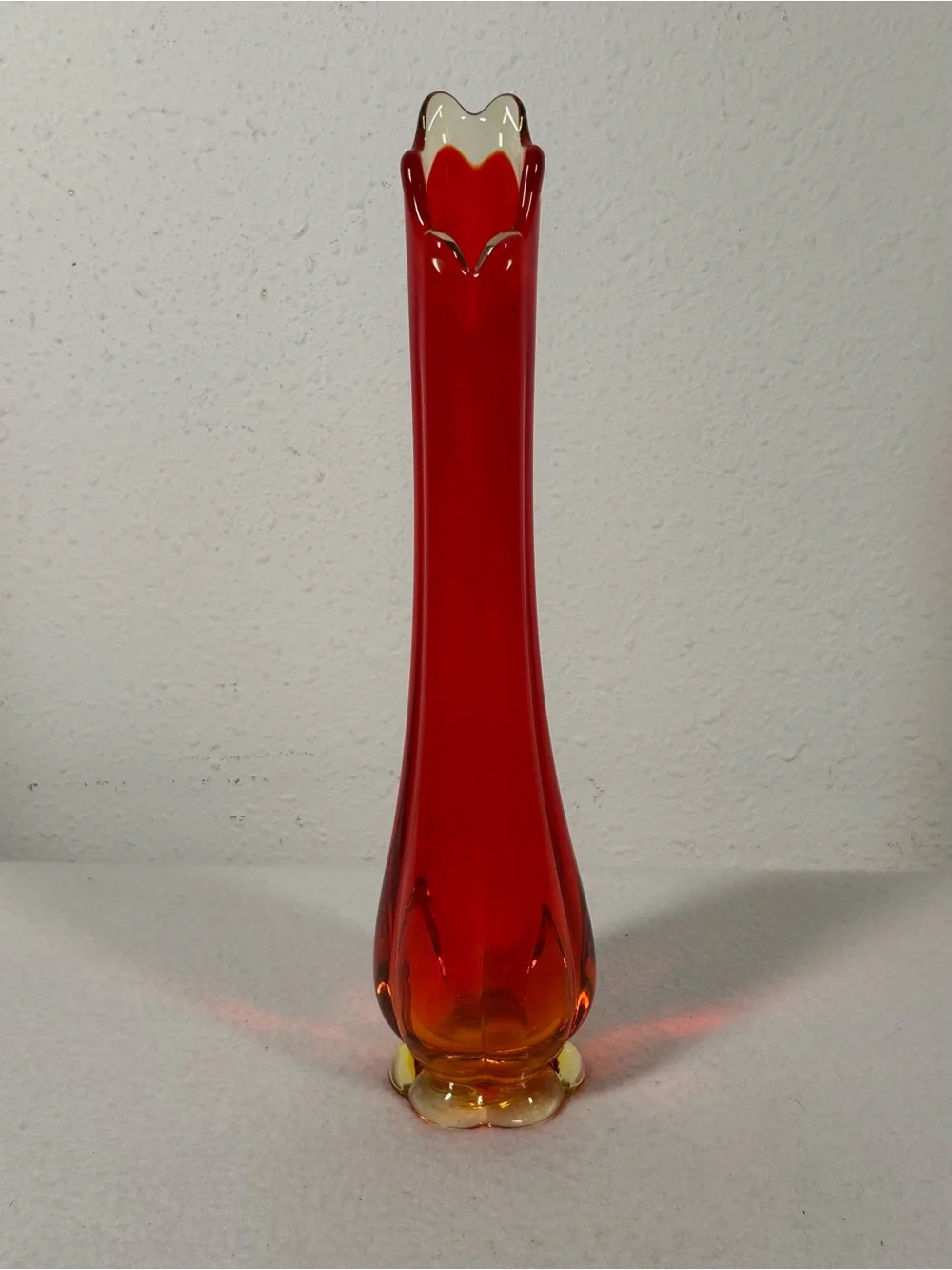 LE Smith Swung Vase Glass Stretch Red Amberina 12